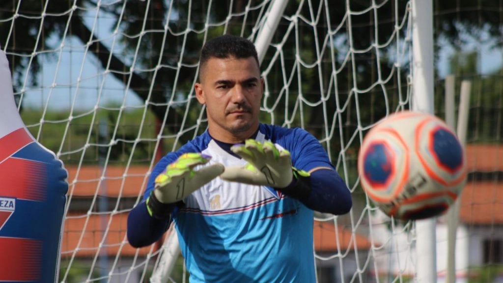 Felipe Alves tem contrato no Fortaleza, mas não sabe se continuará no Pici