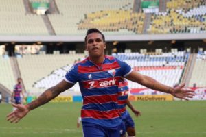 Robson cumprirá suspensão na próxima rodada do Brasileirão. Foto: Aurélio Alves