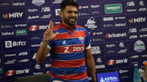 Atacante Silvio Romero foi apresentado pelo Fortaleza