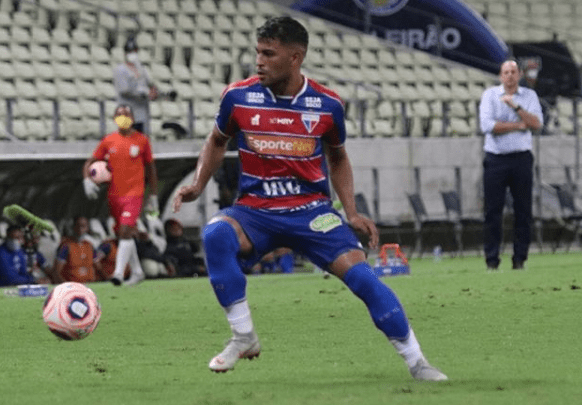 Fortaleza define futuro de Ronald após proposta do Santos