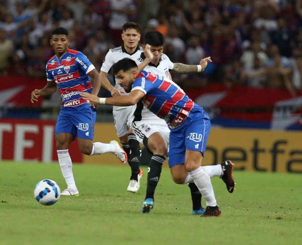 Jogo entre Fortaleza e Colo-Colo na Arena Castelão. Foto: Kid Jr. / SVM